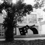 Haus und Landschaft - Stahlskulptur vor dem Museum MAK